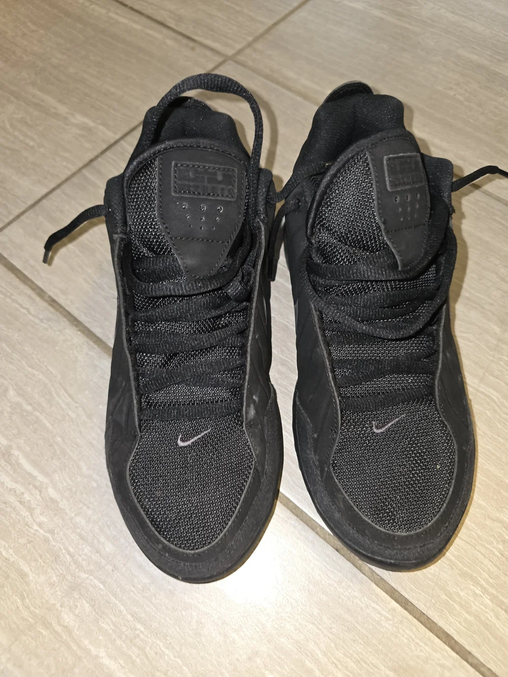 Nike Men's Black Low-Top Sneakers